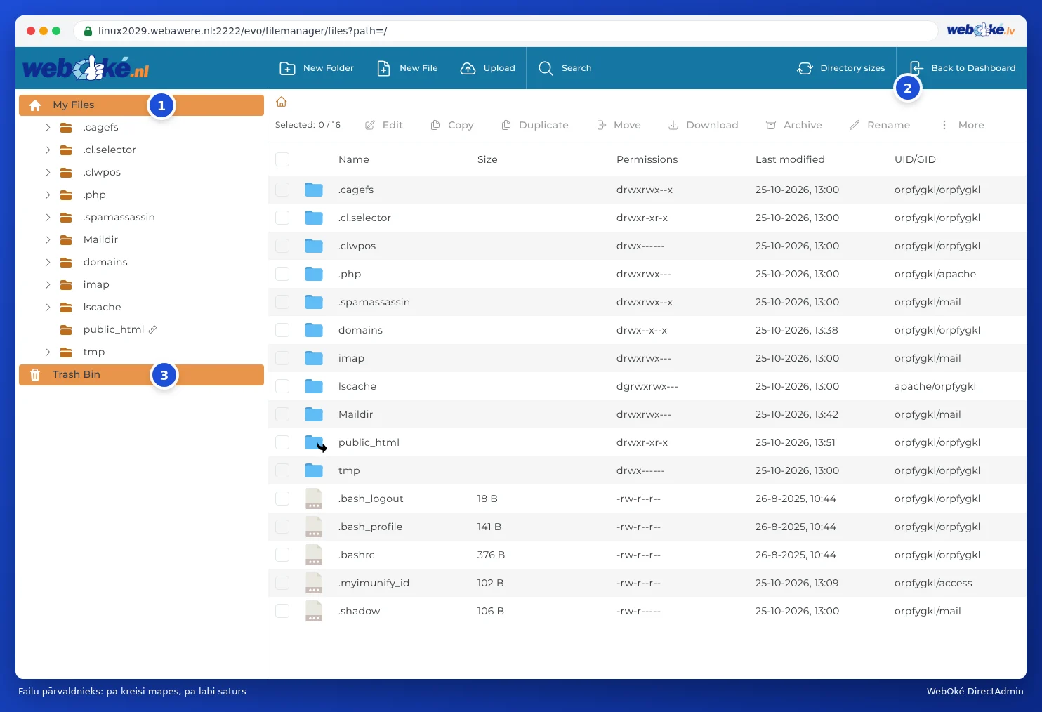 File Manager DirectAdmin ar mapju koku kreisajā pusē un pakotnes galvenās mapes saturu labajā pusē