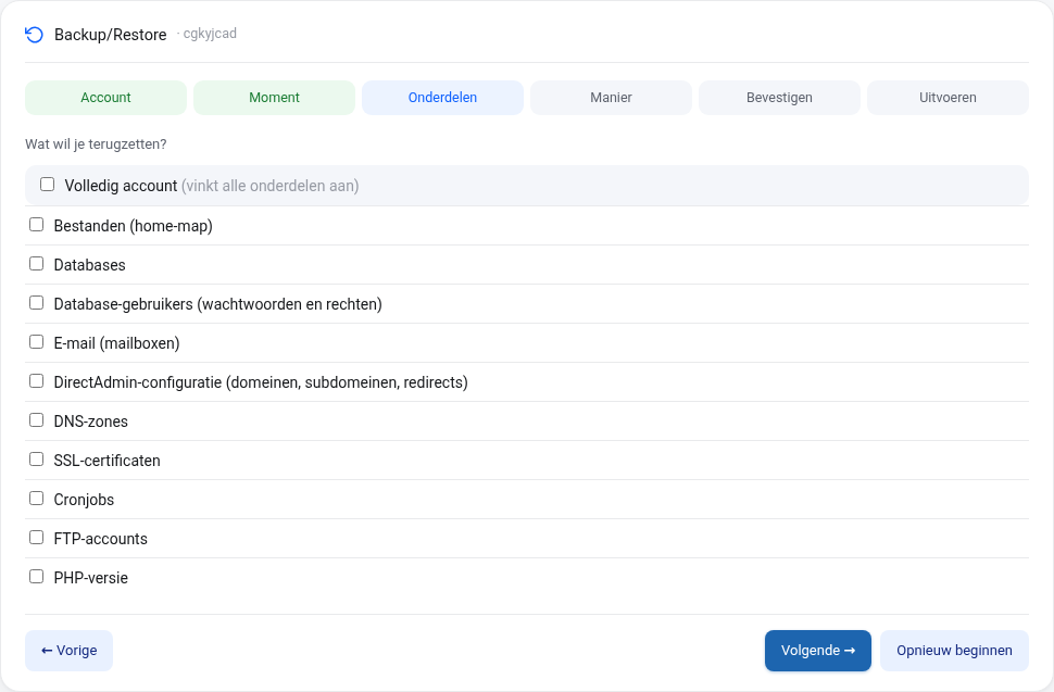 Stap Onderdelen: de aanvinklijst met Volledig account, Bestanden, Databases, Database-gebruikers, E-mail, DirectAdmin-configuratie, DNS-zones, SSL-certificaten, Cronjobs, FTP-accounts en PHP-versie